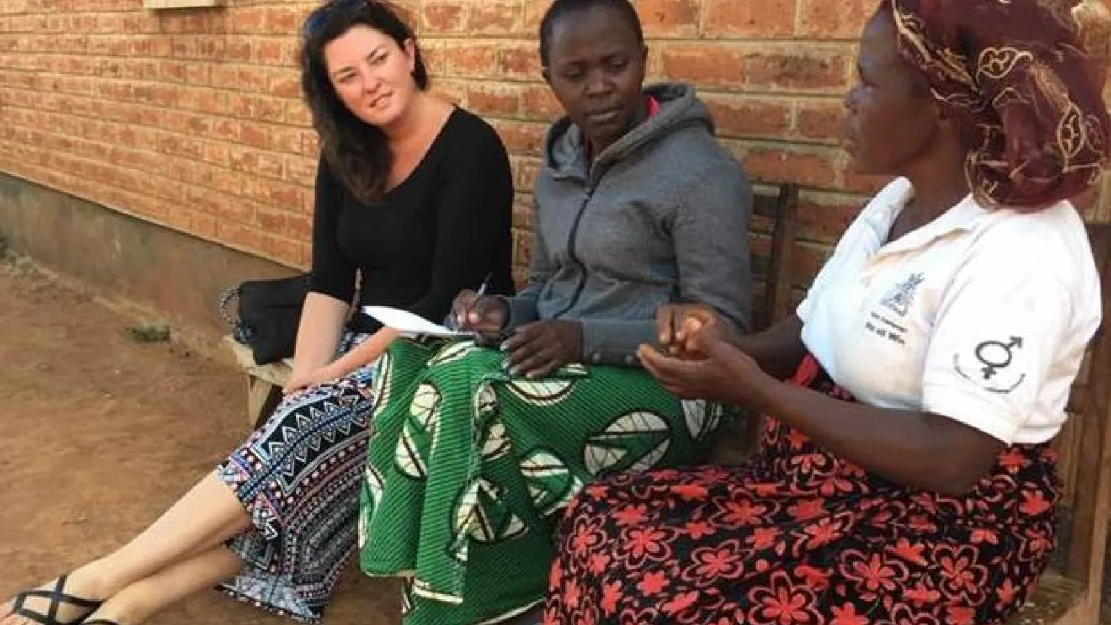 amanda robinson and malawi women
