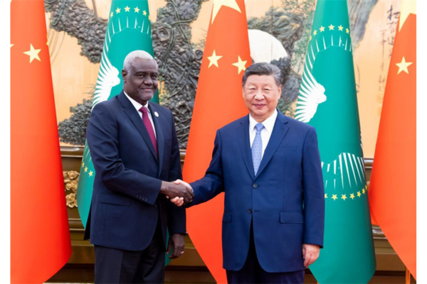 Picture of African and Chinese leaders.