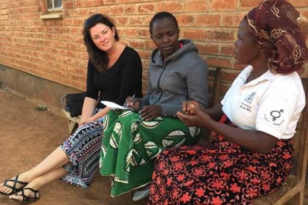 amanda robinson and malawi women